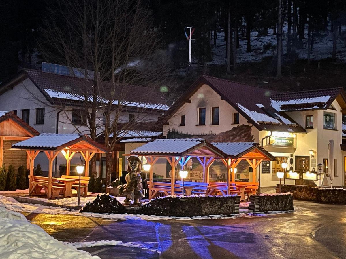 Hotel & Gasthaus Sterngrund ツェラ・メーリス エクステリア 写真
