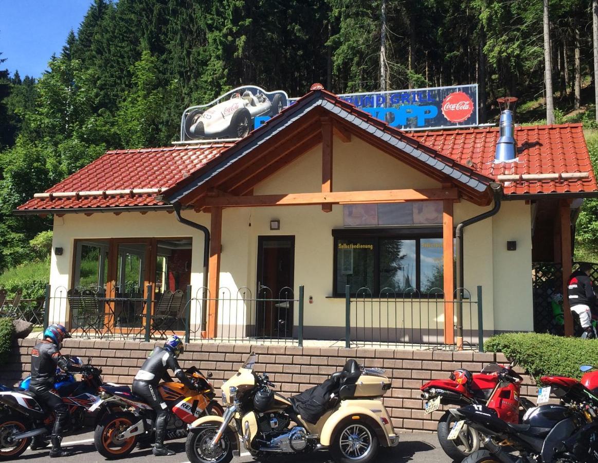 Hotel & Gasthaus Sterngrund ツェラ・メーリス エクステリア 写真