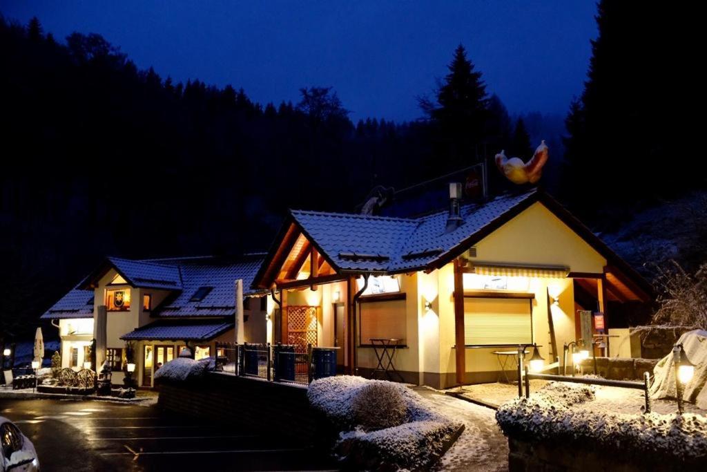 Hotel & Gasthaus Sterngrund ツェラ・メーリス エクステリア 写真