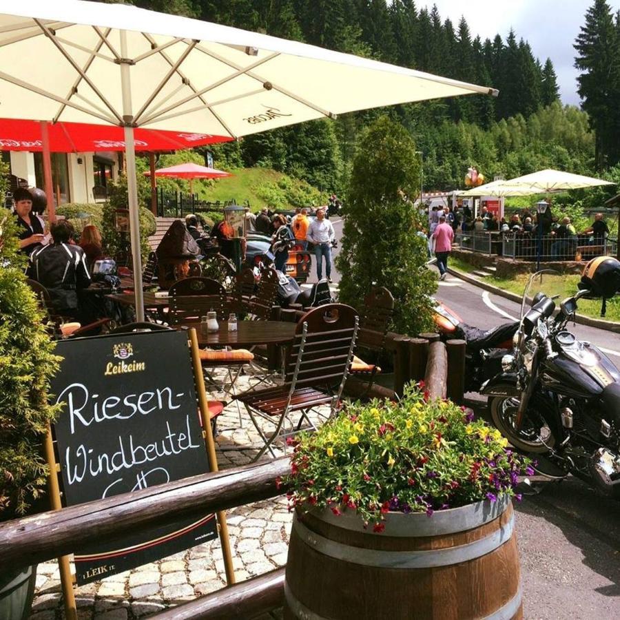 Hotel & Gasthaus Sterngrund ツェラ・メーリス エクステリア 写真