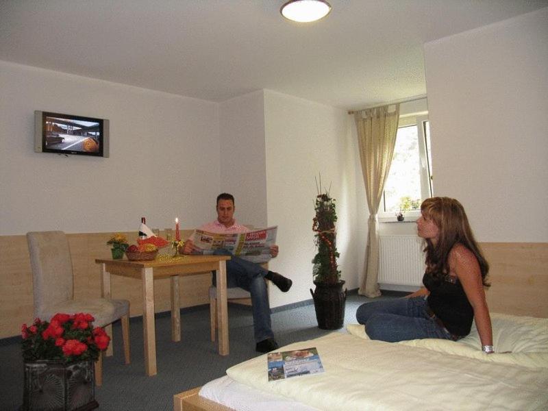 Hotel & Gasthaus Sterngrund ツェラ・メーリス エクステリア 写真