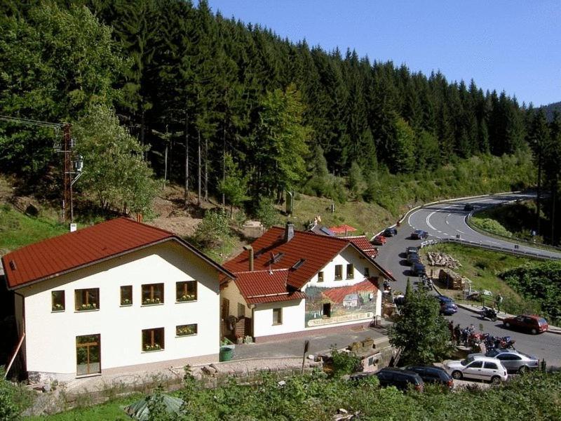 Hotel & Gasthaus Sterngrund ツェラ・メーリス エクステリア 写真