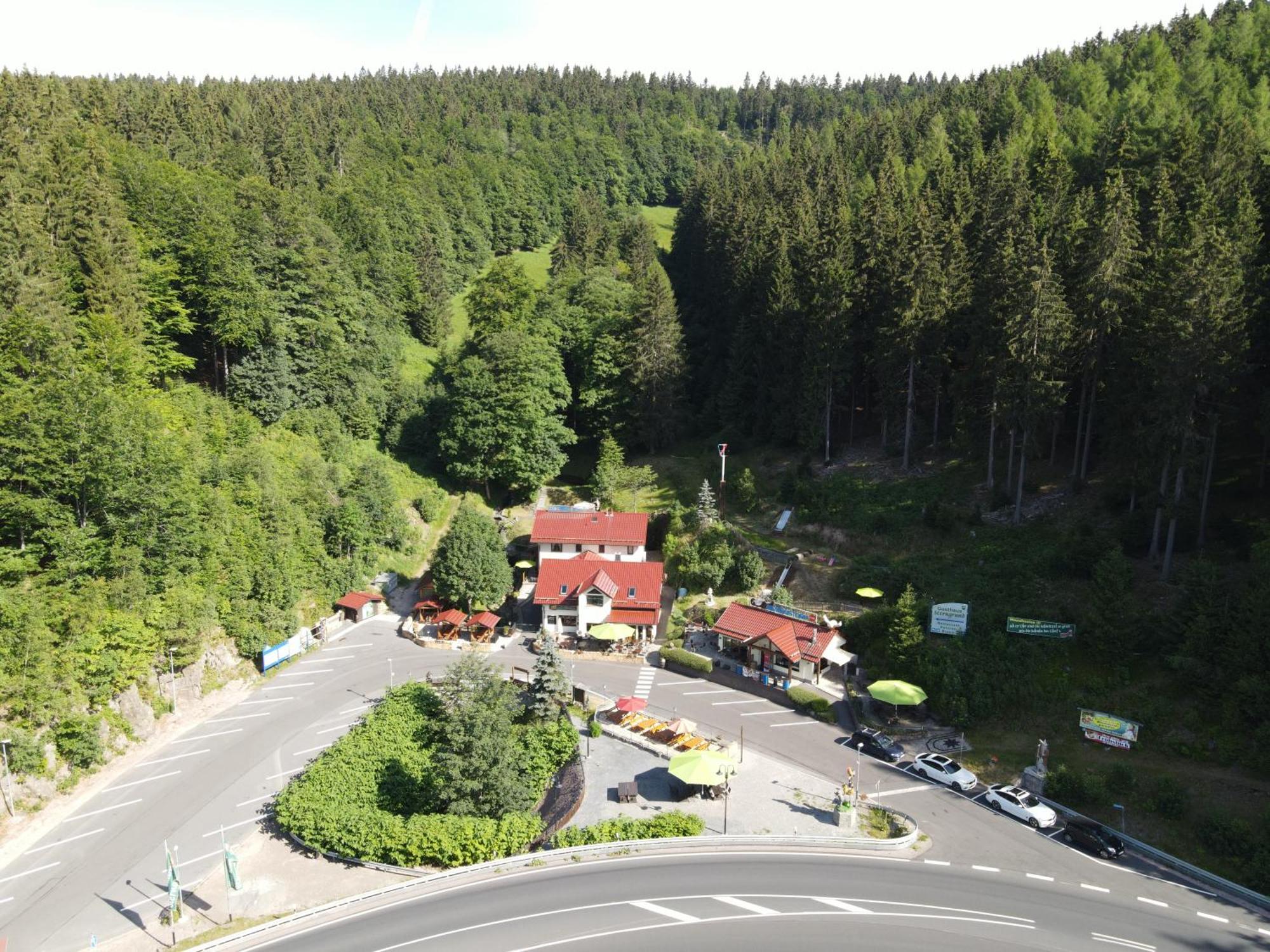 Hotel & Gasthaus Sterngrund ツェラ・メーリス エクステリア 写真